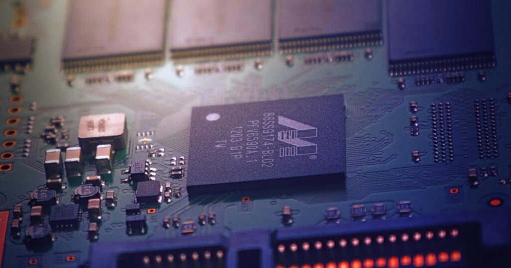 capacidades en semiconductores