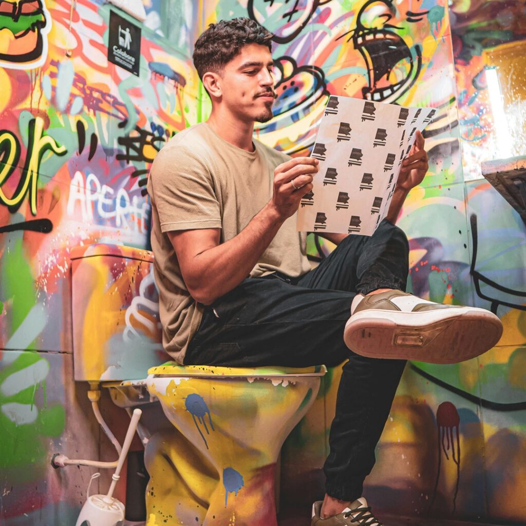 Mucho tiempo en el inodoro