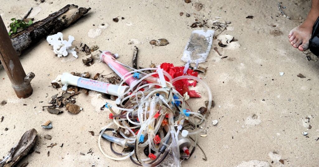 Limpieza en isla Iguana