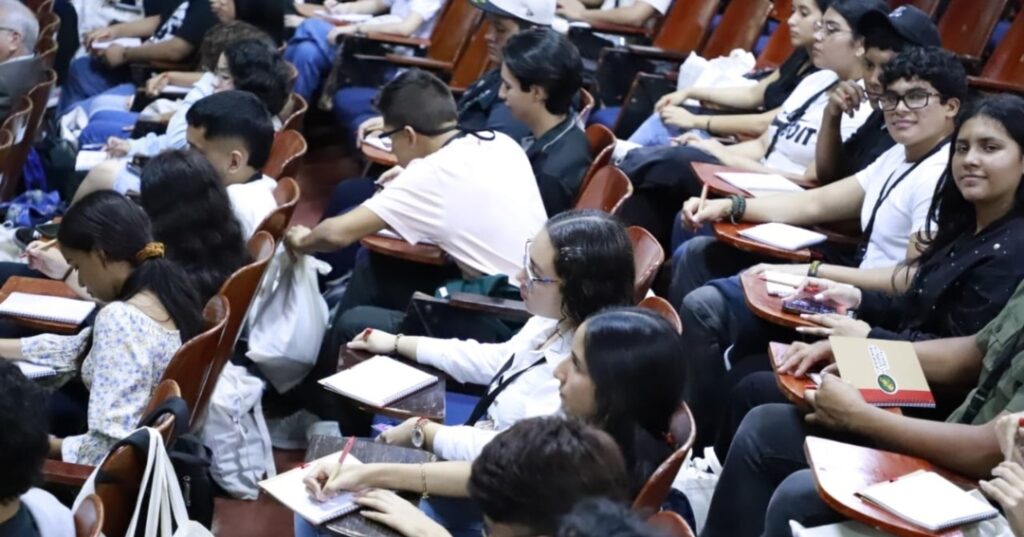 Campamento Científico y Tecnológico Verano 2025