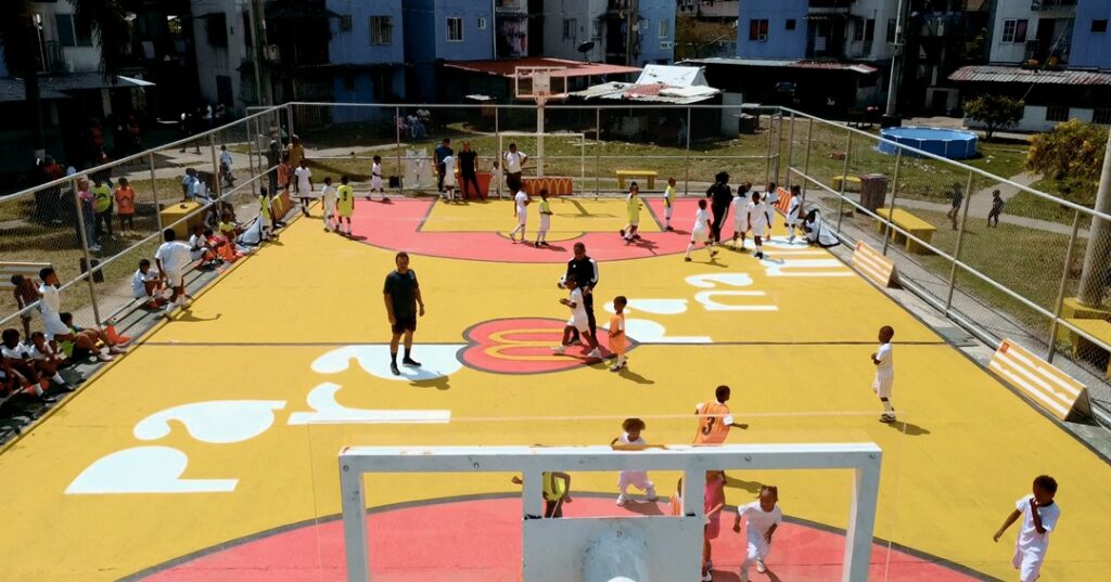 Cancha deportiva de Curundú