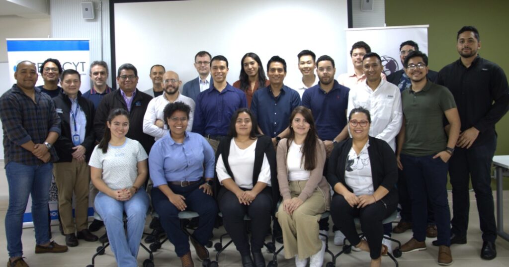 Ciencias y Tecnologías Geoespaciales en Senacyt