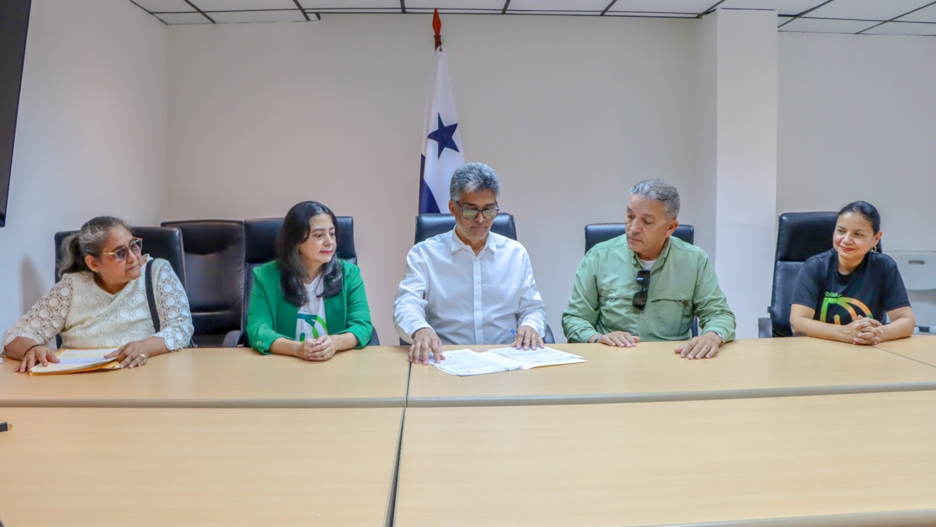 MiAMBIENTE y Fundación NATURA