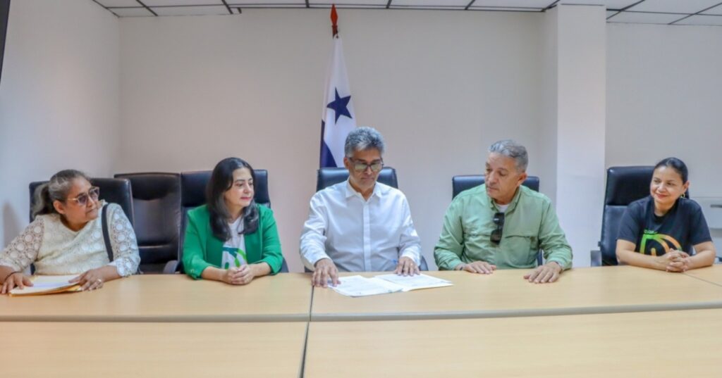 MiAMBIENTE y Fundación NATURA