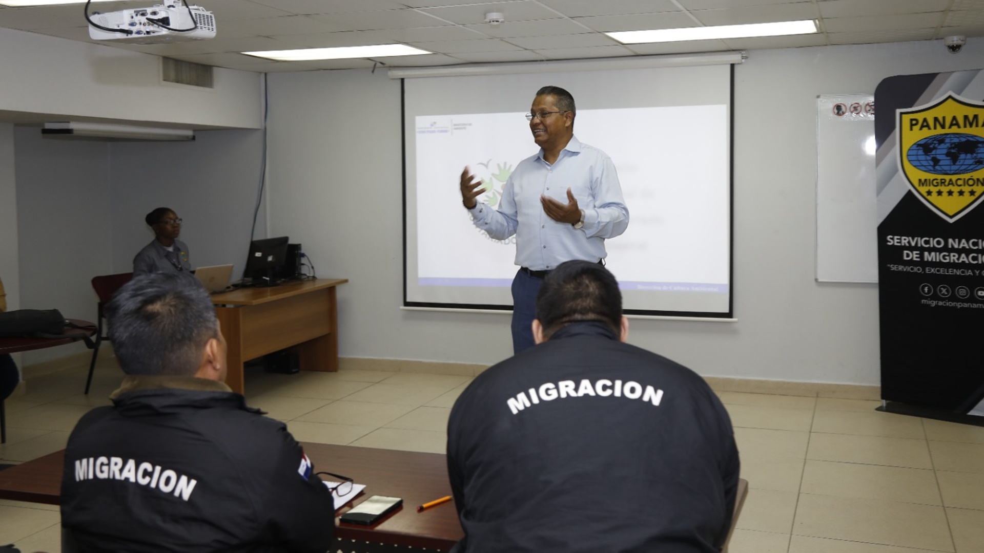 Servicio nacional de migración capacitada