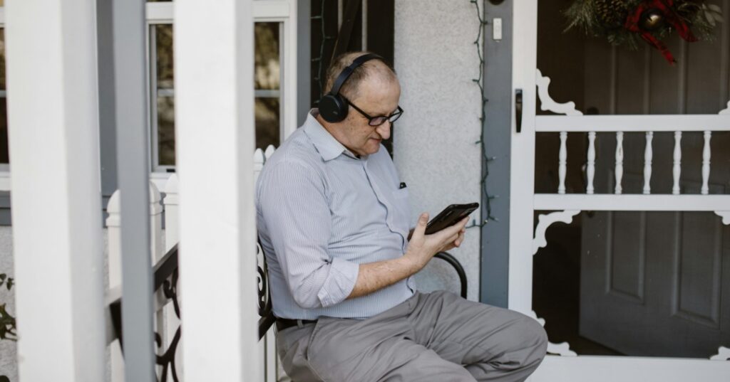 cuidados geriátricos con IA