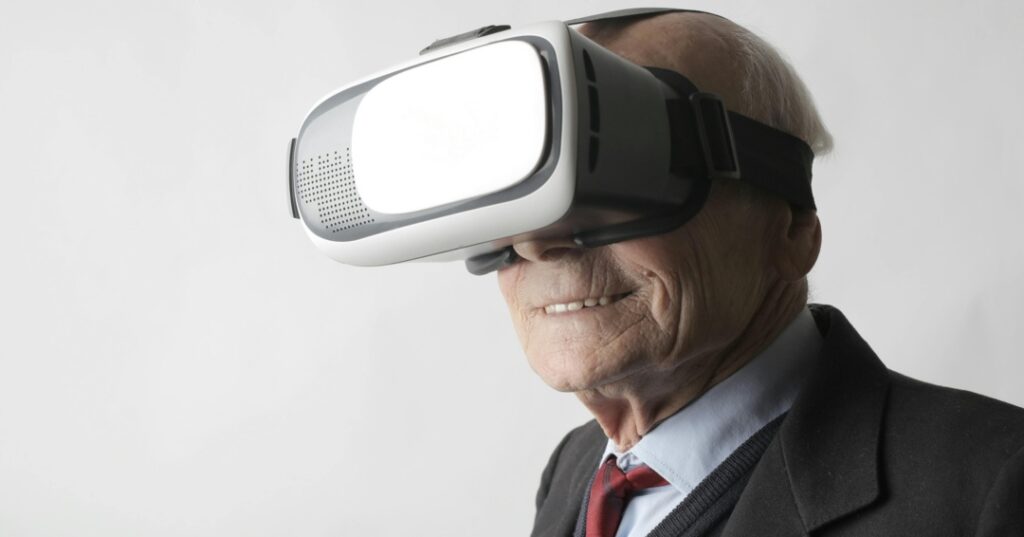 cuidados geriátricos con IA