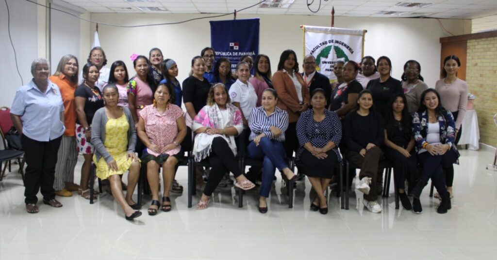 liderazgo comunitario femenino