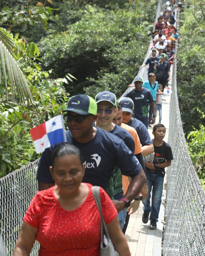 puente de plástico reciclado en Panamá