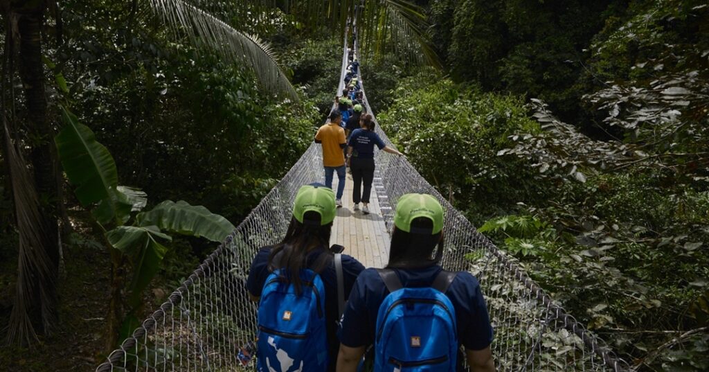 puente de plástico reciclado en Panamá