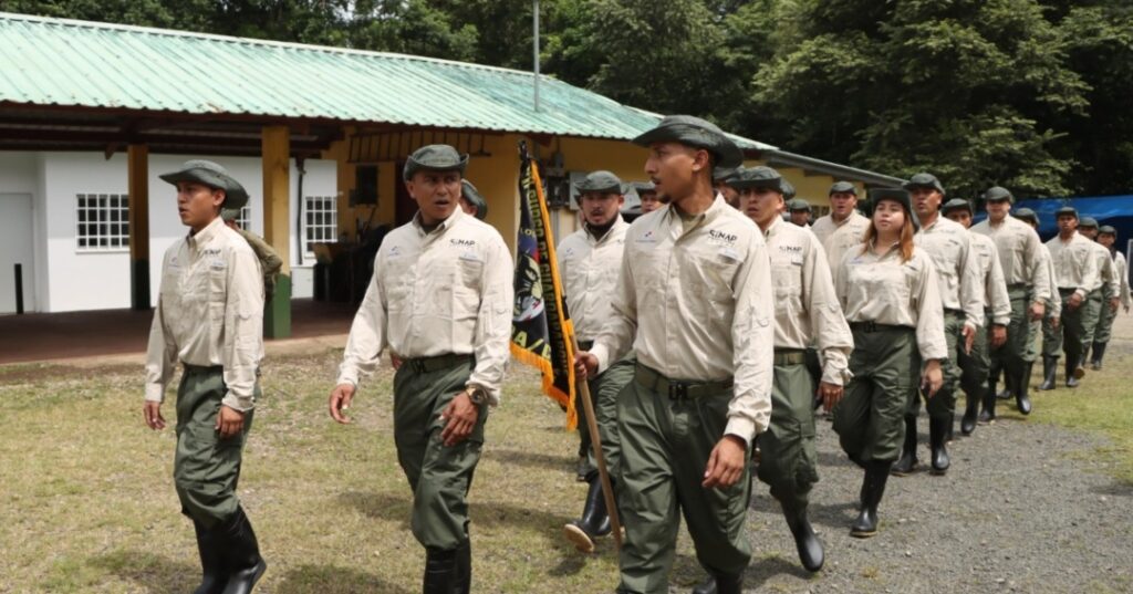 240 nuevos guardaparques