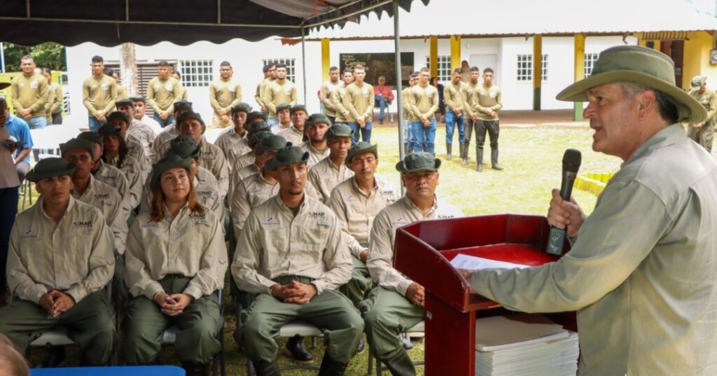 240 nuevos guardaparques