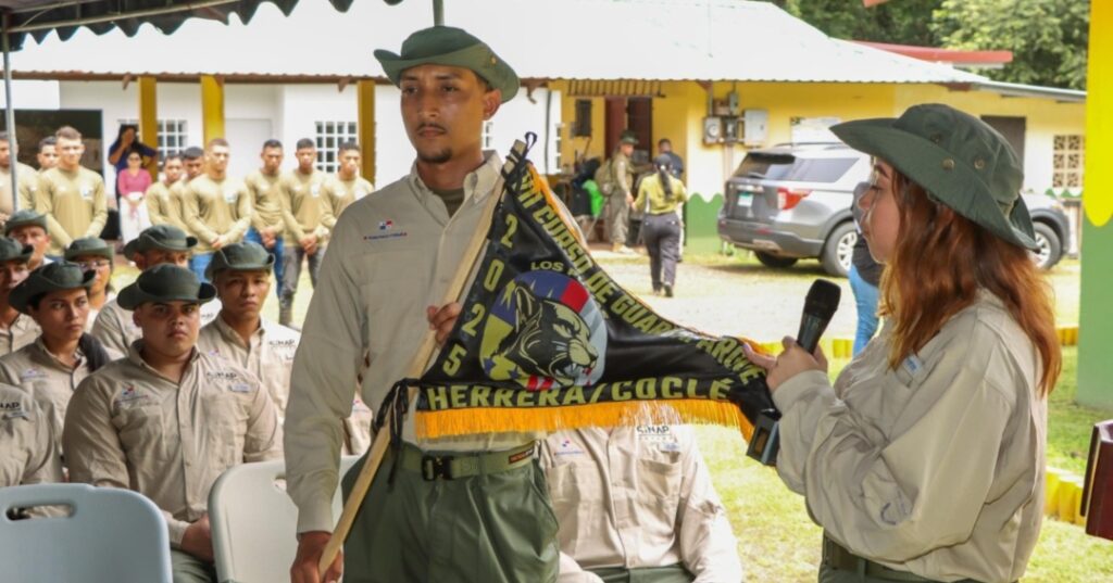 240 nuevos guardaparques