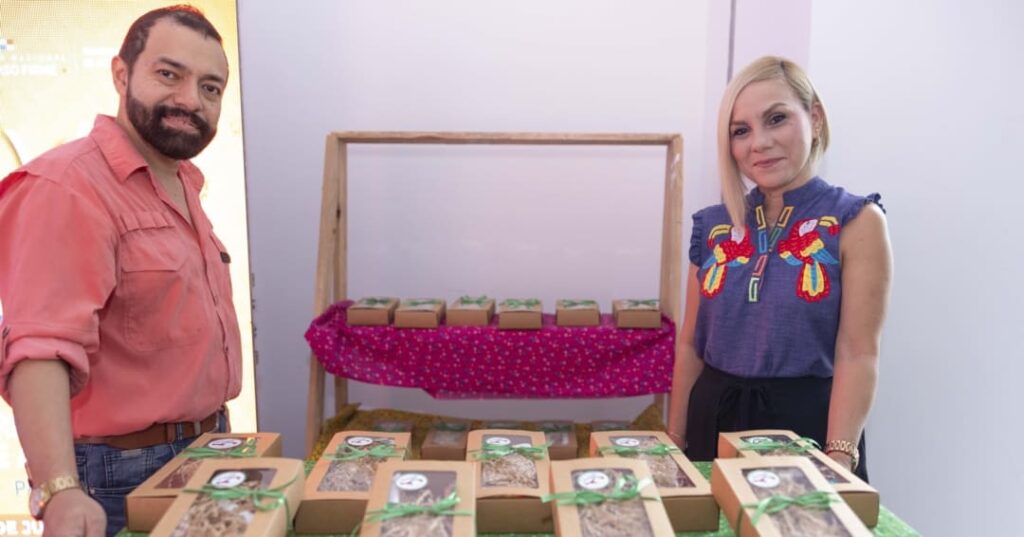 Artesanos panameños en mercado mundial