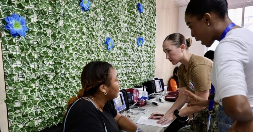 USNS Comfort en Panamá