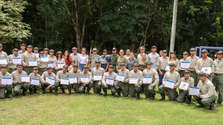 240 nuevos guardaparques