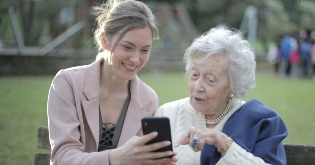 Adultos mayores e Inteligencia Artificial