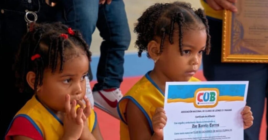 Club de cachorros del club de leones