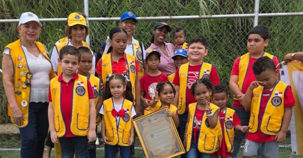 Club de cachorros del club de leones