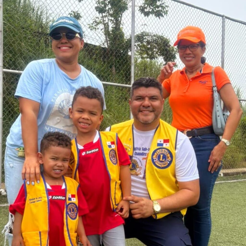 Club de cachorros del club de leones